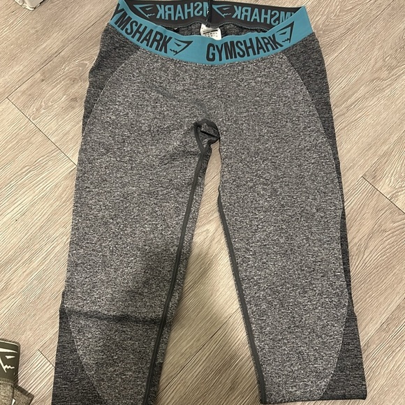 Gym shark leggings - Picture 2 of 2